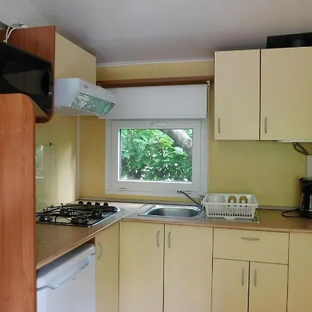 Mobil Avec Terrasse, Animaux Admis - 4 Pers. - Api-1-52-2863 * Vesseaux