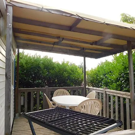 Mobil Avec Terrasse, Animaux Admis - 4 Pers. - Api-1-52-2863 Kemping Vesseaux