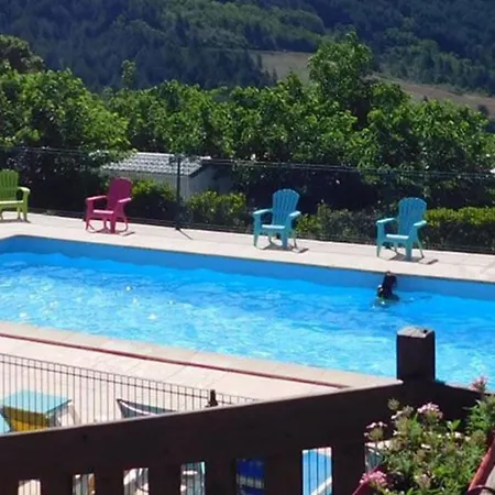 Camping Mobil Avec Terrasse, Animaux Admis - 4 Pers. - Api-1-52-2863